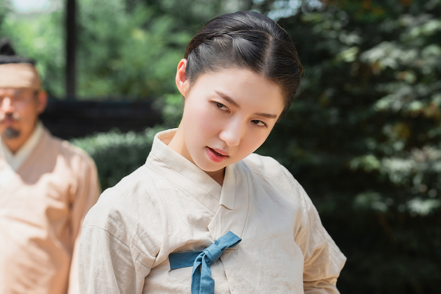 Joo Hyun Young Transforms Into Lee Se Young's Best Friend In New Drama